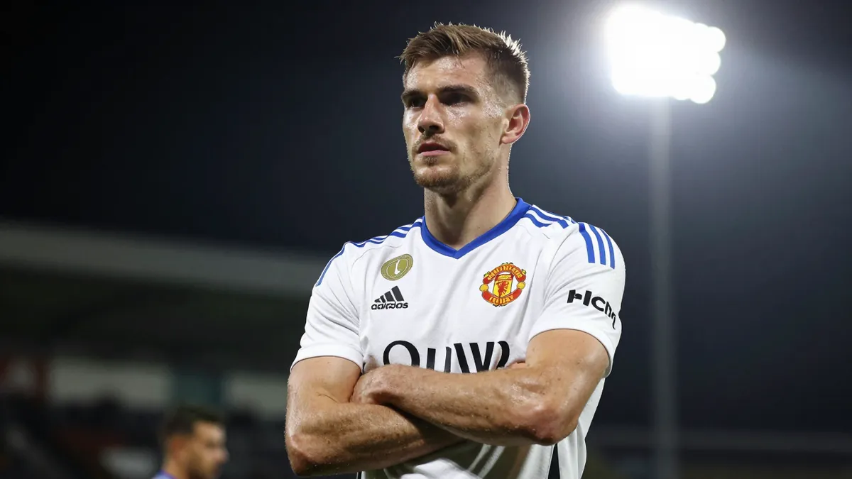 Joel Piroe's birthday milestone strengthens Leeds United transfer case
