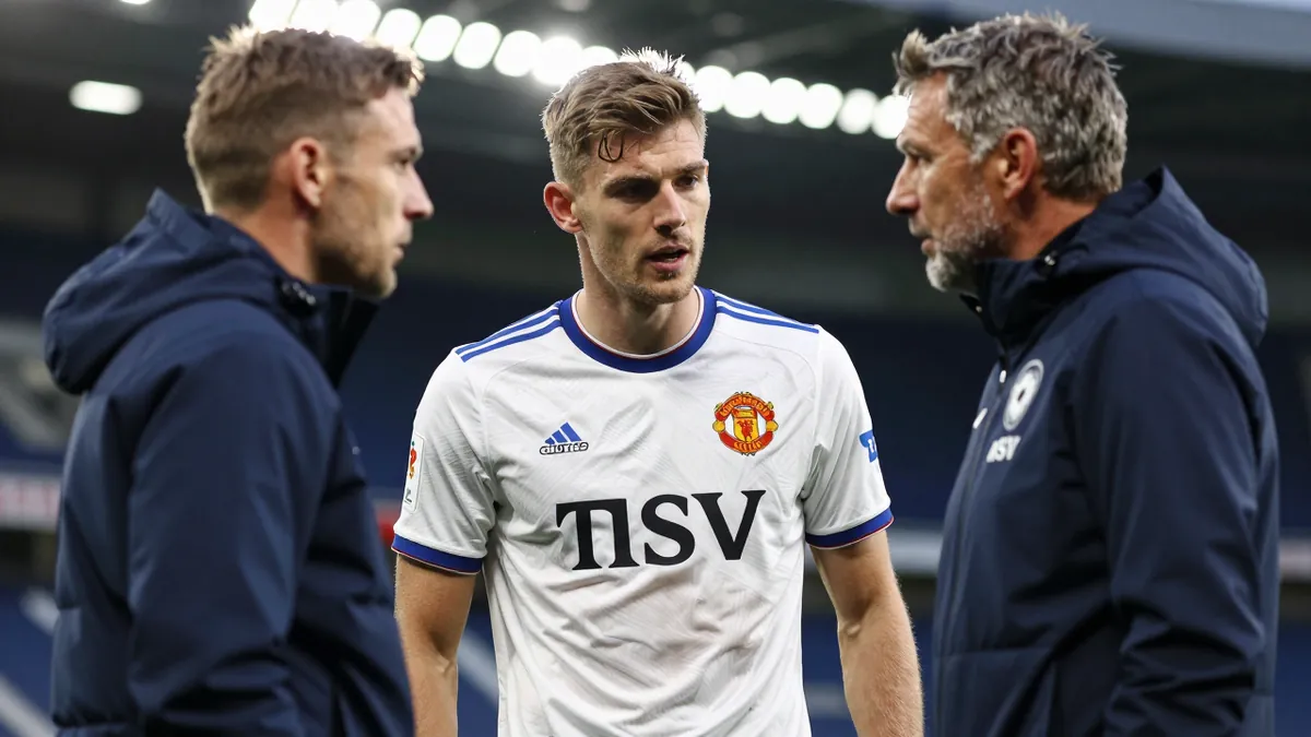 Leeds United is in talks to sign defender Sebastiaan Bornauw from HSV Hamburg, with the 27-year-old seen as an ideal...