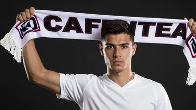 Leeds United have completed the loan signing of French winger Jean-Matteo Bahoya from Eintracht Frankfurt, with a...
