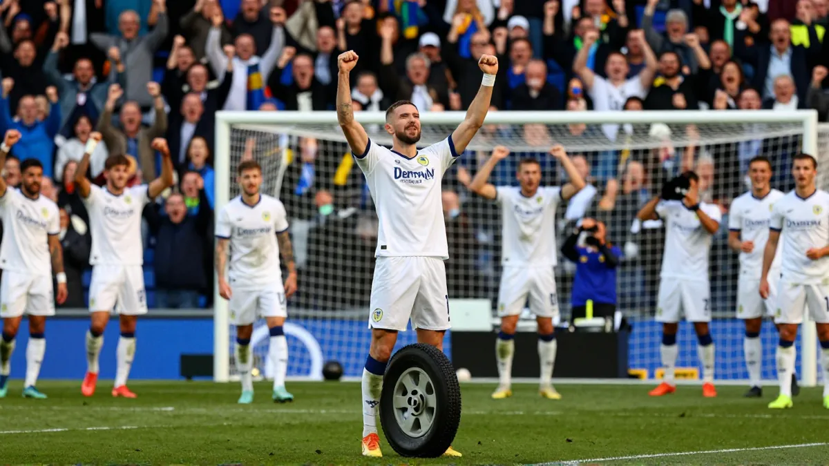 Leeds United eye 20 G/A star Demirović – serious offer could tempt Stuttgart