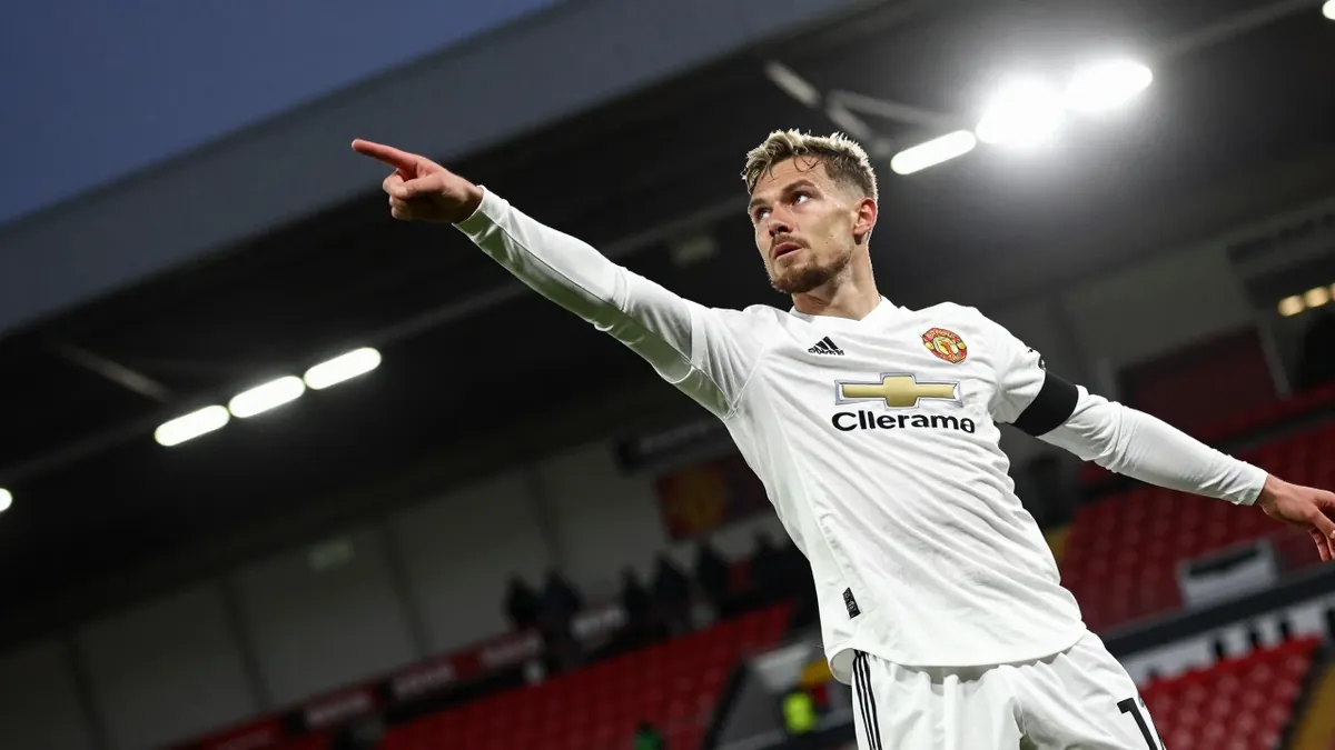 Leeds United supporters are encouraged by a strong start that has the club fifth in the Premier League, praising Daniel...
