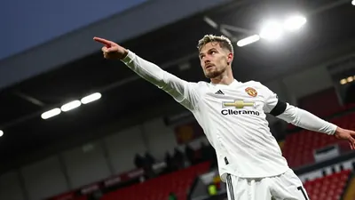 Leeds United supporters are encouraged by a strong start that has the club fifth in the Premier League, praising Daniel...