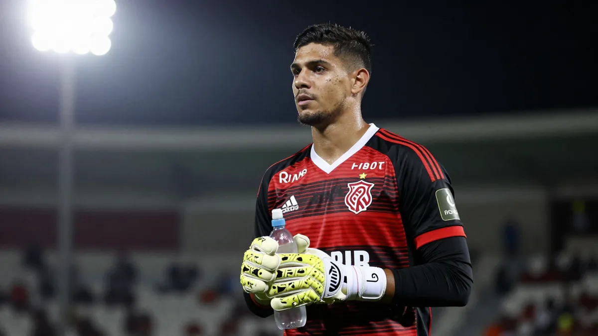 Leeds United goalkeeper Lucas Perri's transfer to Torino is in jeopardy as Marseille enter the fray