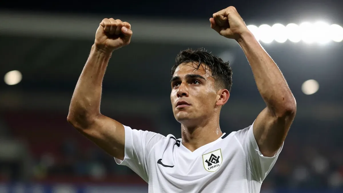 Leeds United completed seven summer signings, breaking their transfer record for goalkeeper James Trafford and securing...
