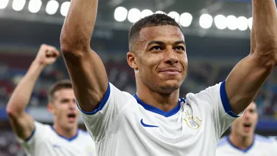 Leeds United Stage Thrilling Comeback to Sink Liverpool in Chicago Friendly